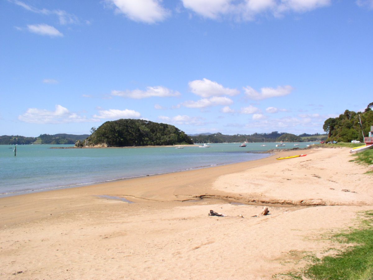 Paihia beach